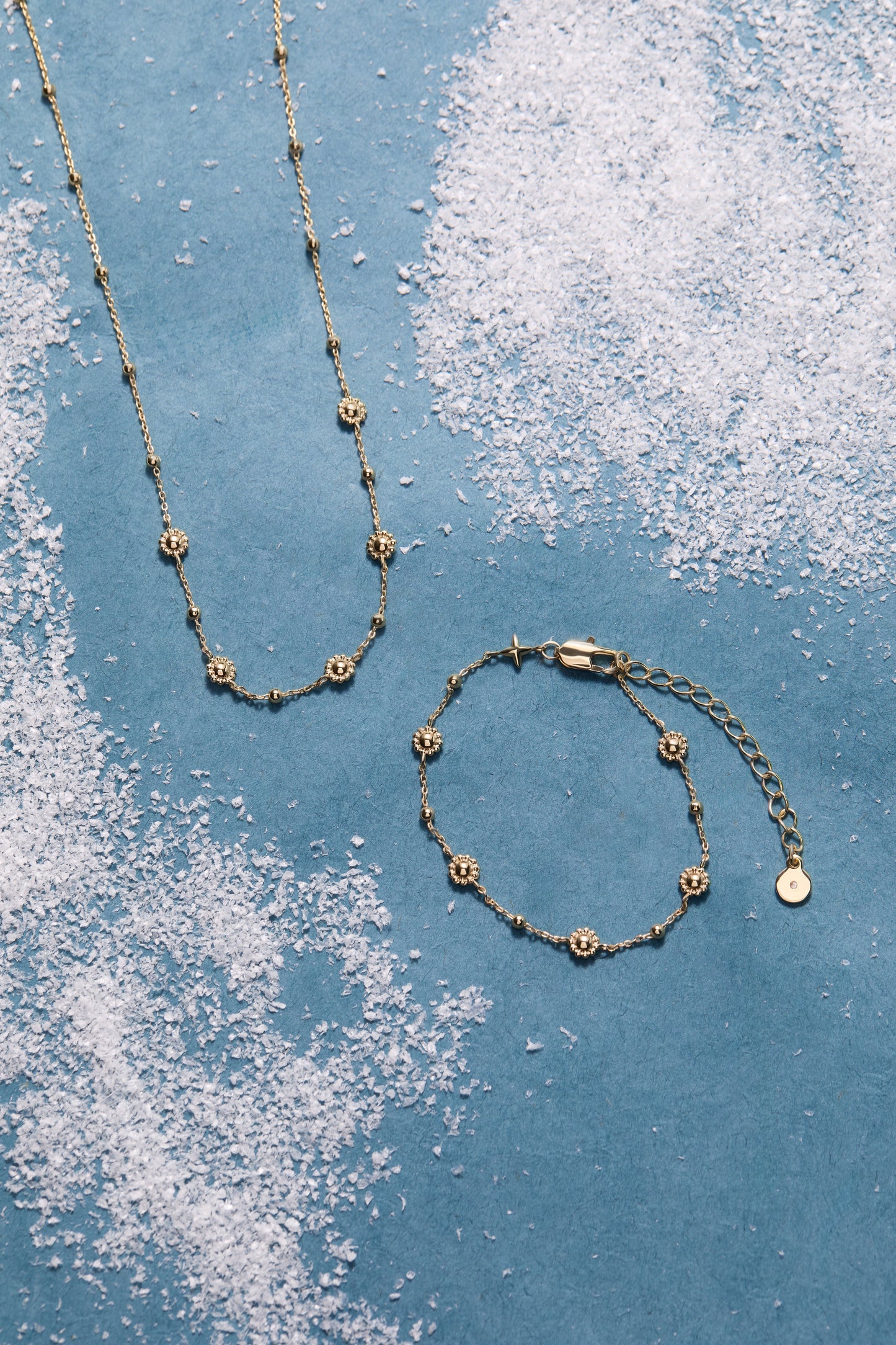 Floret Chain Bracelet | Stylish Floral Bracelet for Women | The Trendora Vault