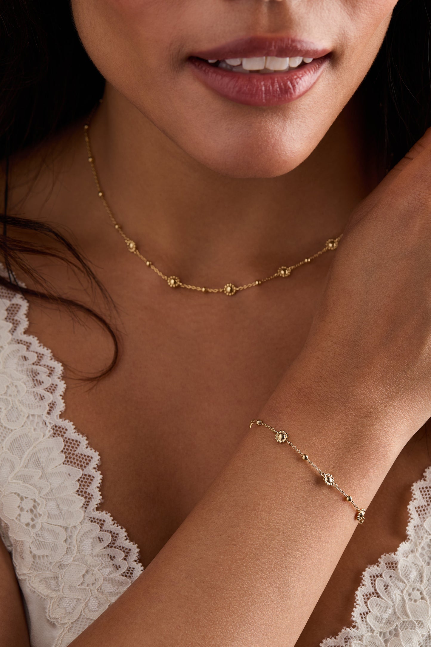 Floret Chain Bracelet | Stylish Floral Bracelet for Women | The Trendora Vault